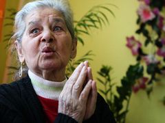 Márii Sendreiové z Krupky na Teplicku je 80 let. Během války byla v koncetračním táboře a dnes se rasistů bojí znovu. 