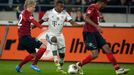 Alaba a Rajtoral v zápase Hannover - Bayern Mnichov