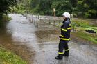 Hladiny řek kvůli dešti dál stoupají, povodňový stupeň platí na 80 místech