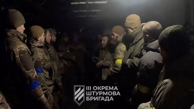 Stahování ukrajinských vojáků z Avdijivky