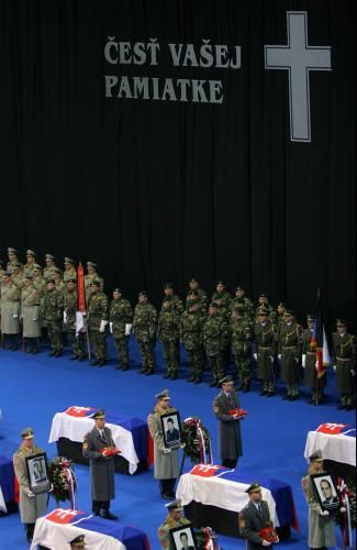 Slovensko se loučí s obětmi leteckého neštěstí
