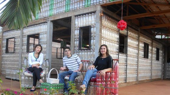 La Casa Botellas v argentinském Puerto Iguazu.