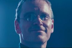 Panovačný Steve Jobs buduje Apple ve filmu Dannyho Boylea