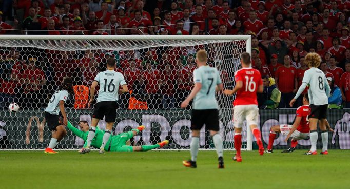 Euro 2016, Wales-Belgie: Hal Robson-Kanu dává gól na 2:1