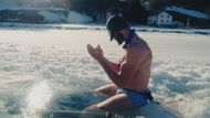 Jiří Procházka uplaval 30 metrů pod ledem