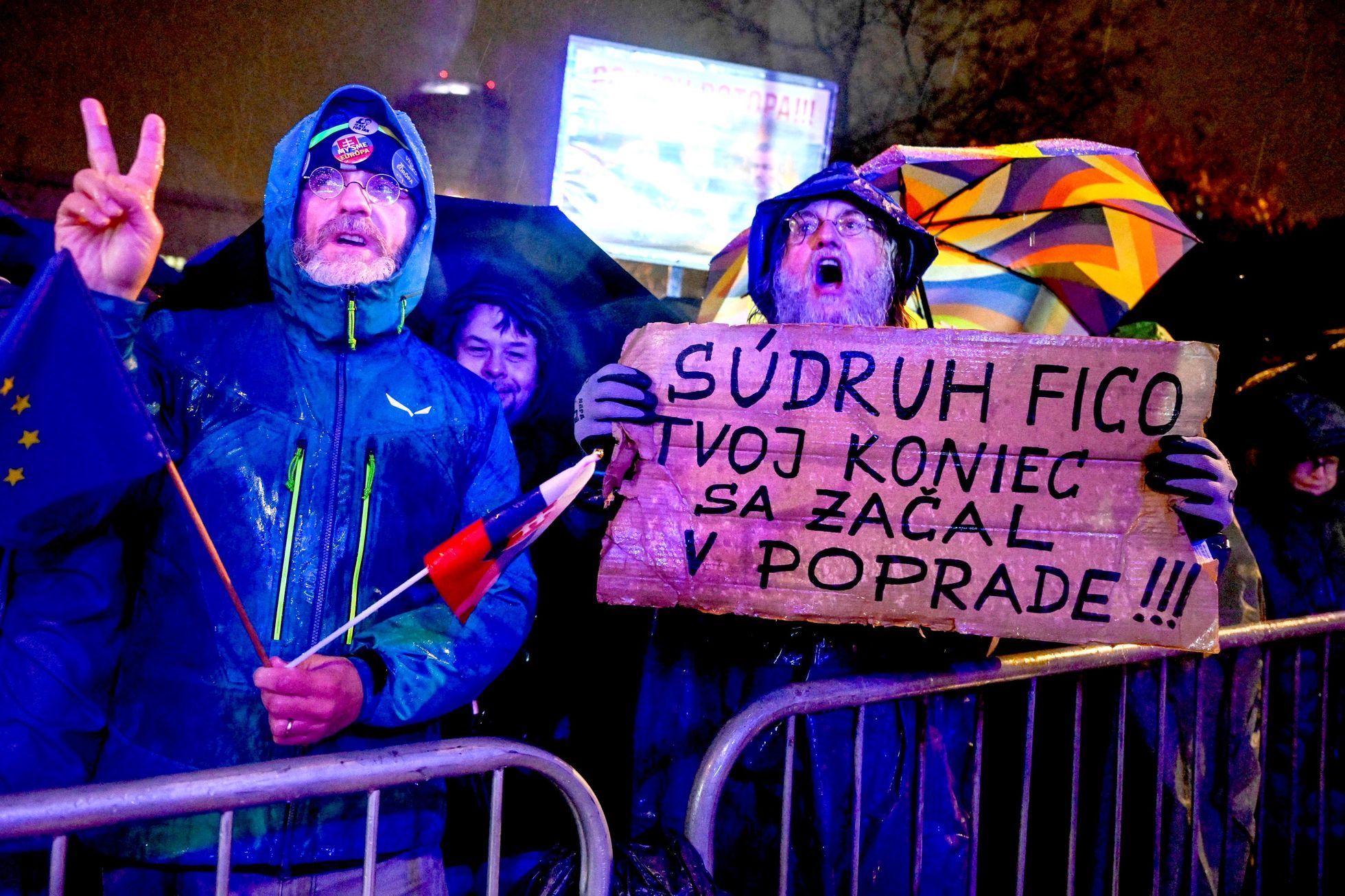 Slovensko, Bratislava, 17. listopad, demonstrace, Fico