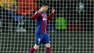 Robert Lewandowski z Barcelony slaví gól v síti Neapole