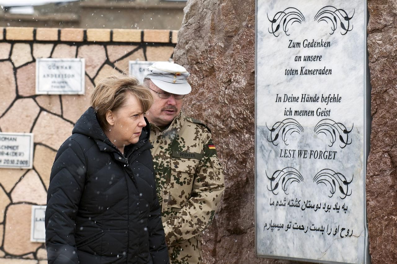 Angela Merkelová přiletěla na nečekanou návštěvu do Afghánistánu