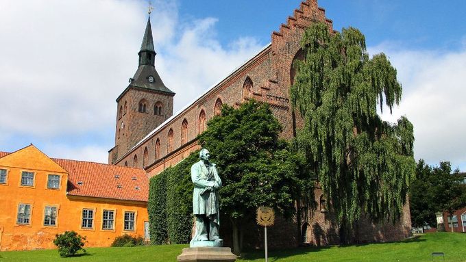 socha pohádkáře H. Ch. Andersena v Odense, Dánsko
