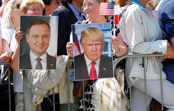 Trump v Polsku: vítání i protesty