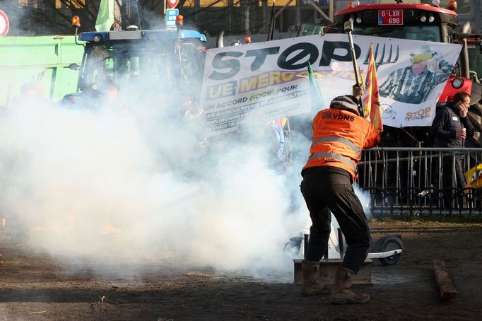 Protesty farmářů v centru Bruselu 1. února 2024.