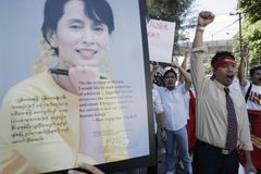 Zatčeným Barmáncům hrozí mučení a 20 let vězení