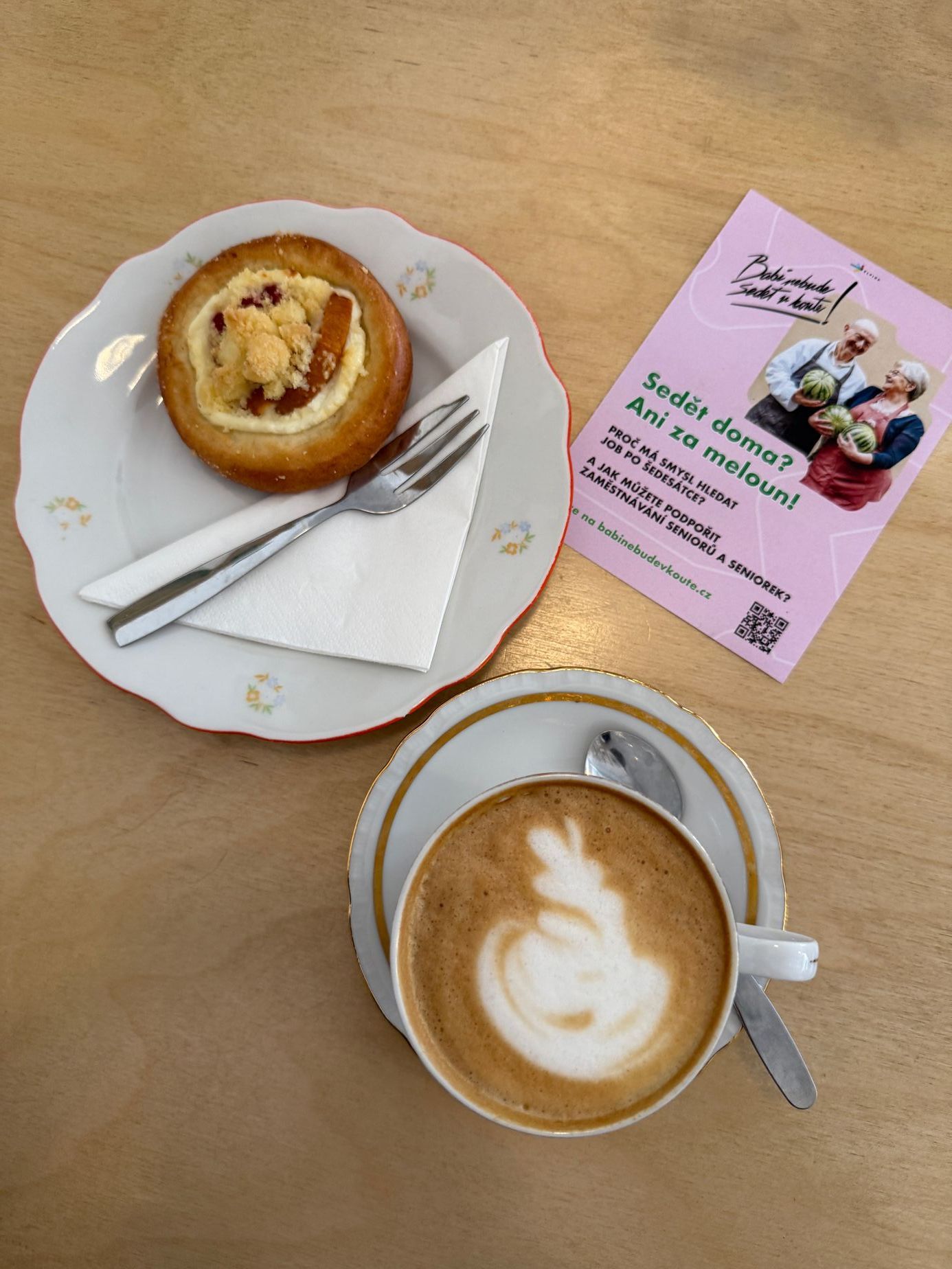 kavárna, stará škola, anděl, senioři