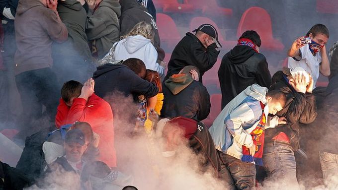 Violent clashes between Sparta and Slavia football fans are nothing unsual