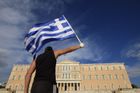 Řecký státní dluh se vymkl kontrole, varují experti
