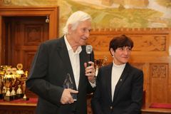Legendární trenér Brückner dostal cenu Evropského hnutí fair play