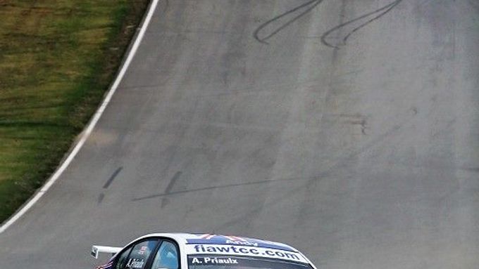 Andy Priaulx (BMW 320si)