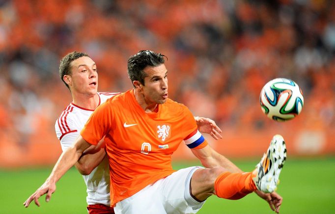 Robin van Persie v přátelském utkání s Walesem