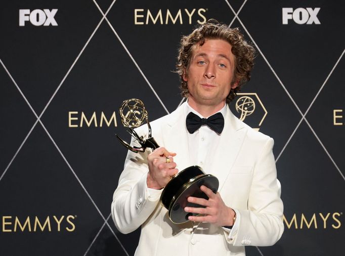 Herec Jeremy Allen White s cenou za seriál Medvěd.