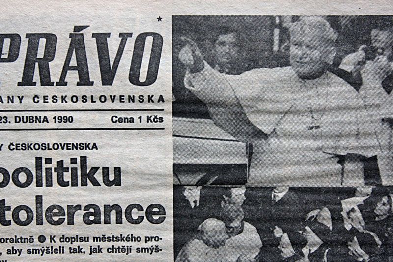 Návštěvy papeže v novinách