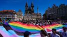 Snímek ze sobotního duhového průvodu festivalu Prague Pride.