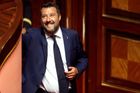 Salviniho strana požádala o jednání o nedůvěře vládě. Koalice se zhroutila, tvrdí