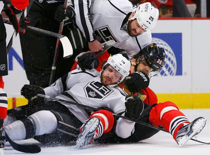 Chicago Blackhawks - Los Angeles Kings (domácí Stalberg a hostující Carter s Pennerem)