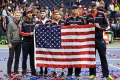 Tenisté USA jsou poprvé od roku 2012 v semifinále Davis Cupu, dál jde i Francie