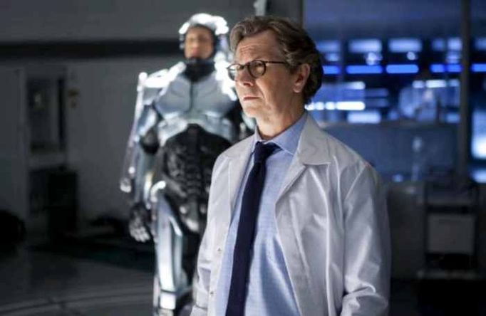 Robocop 2014 - Gary Oldman a Joel Kinnaman