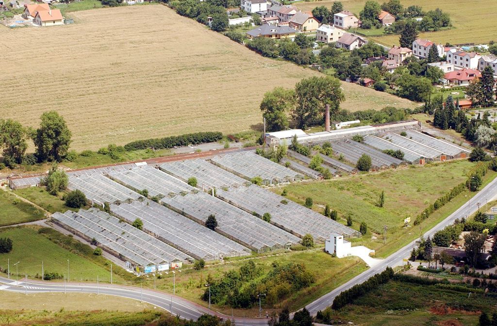 Pozemek v Hradci Králové před přeměnou v solární park