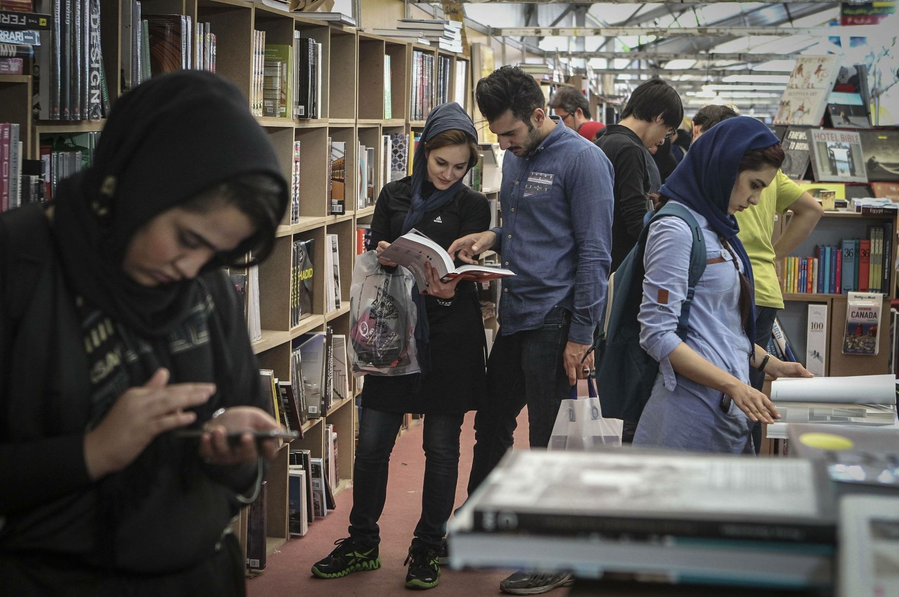 Írán, Teherán, veletrh, knihy, 2015