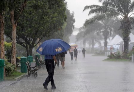 Člen vedení FIA míří v dešti na Velkou cenu Malajsie