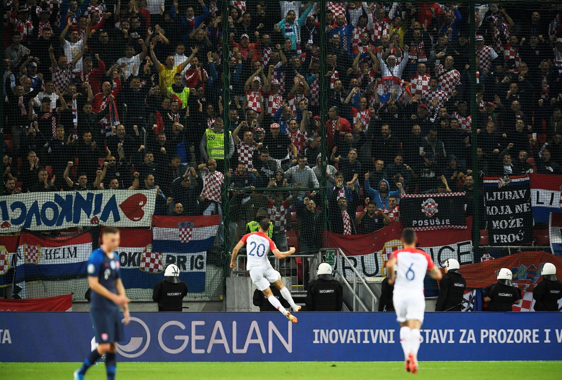 fotbal, kvalifikace ME 2020, Slovensko - Chorvatsko, Bruno Petkovič slaví gól