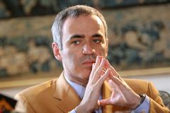 Kasparov přijede do Česka. Bude hrát na Hluboké