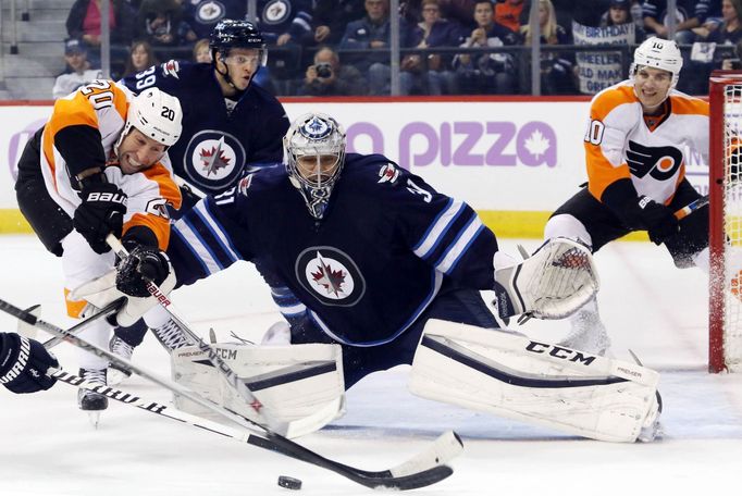 NHL, Philadelphia - Winnipeg: Ondřej Pavelec (31)  - R.J. Umberger (20)