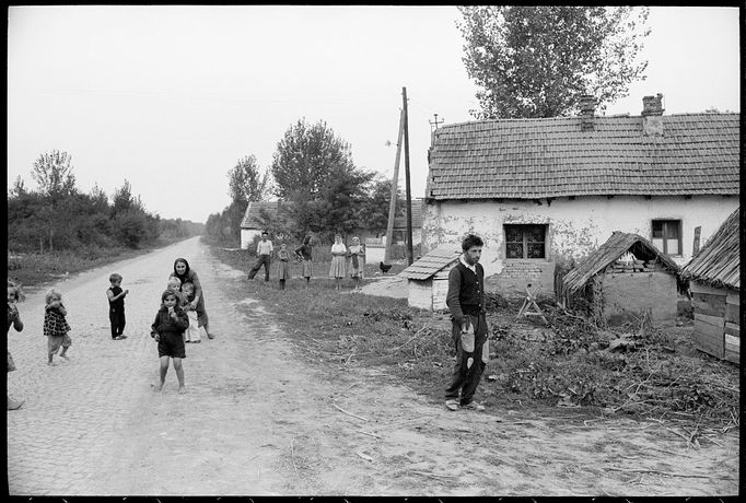 Střední a východní Evropa 50. a 60. let na fotkách amerických fotografů