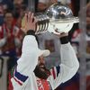 Radko Gudas s pohárem pro mistry světa po finále MS 2024 Česko - Švýcarsko