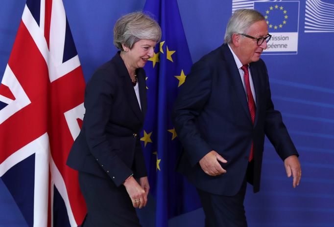 Theresa Mayová a Jean-Claude Juncker