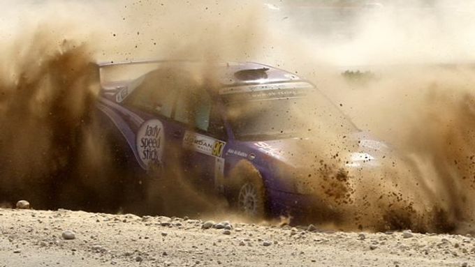 Rallye obrazem: Räikkönen i Semerád brázdí Jordánsko