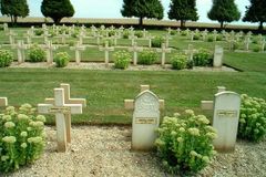 Francie odkryla masový hrob z bitvy,v níž válčil Hitler