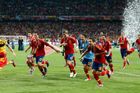 Pojďme si prohlédnout záblesky fotbalové radosti v roce 2012. Tu největší euforii asi zažili Španělé, kteří ovládli Euro a vyhráli už třetí velký turnaj za sebou.