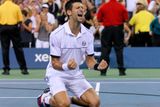 Tenisovou hvězdou roku byl Novak Djokovič. Tak se radoval po titulu na US Open.