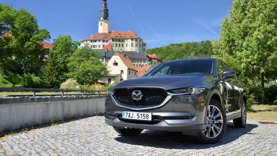 Mazda CX-5 je sice nejdražším, ale vloni byla v Česku také nejoblíbenějším modelem japonské automobilky.