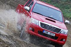 Toyota testovala na Dakar model Hilux