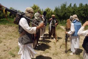 Taliban v akci: exkluzívní fotografie Reuters