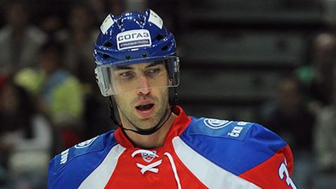 Zdeno Chára strávil na ledě ve své premiéře v KHL téměř 20 minut. S Iljou Kovalčukem se ale příliš nepotkával.