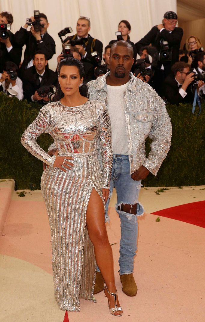 Celebrity na společenském večeru Met Gala 2016.