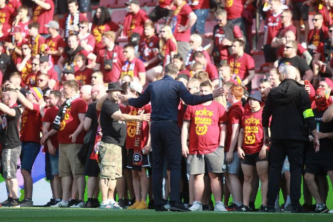 Fotbalisté Sparty slaví mistrovský titul