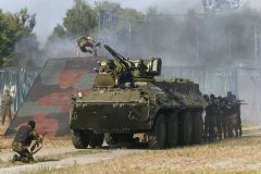 Před klidem zbraní se v Donbasu bojuje, zemřelo osm lidí