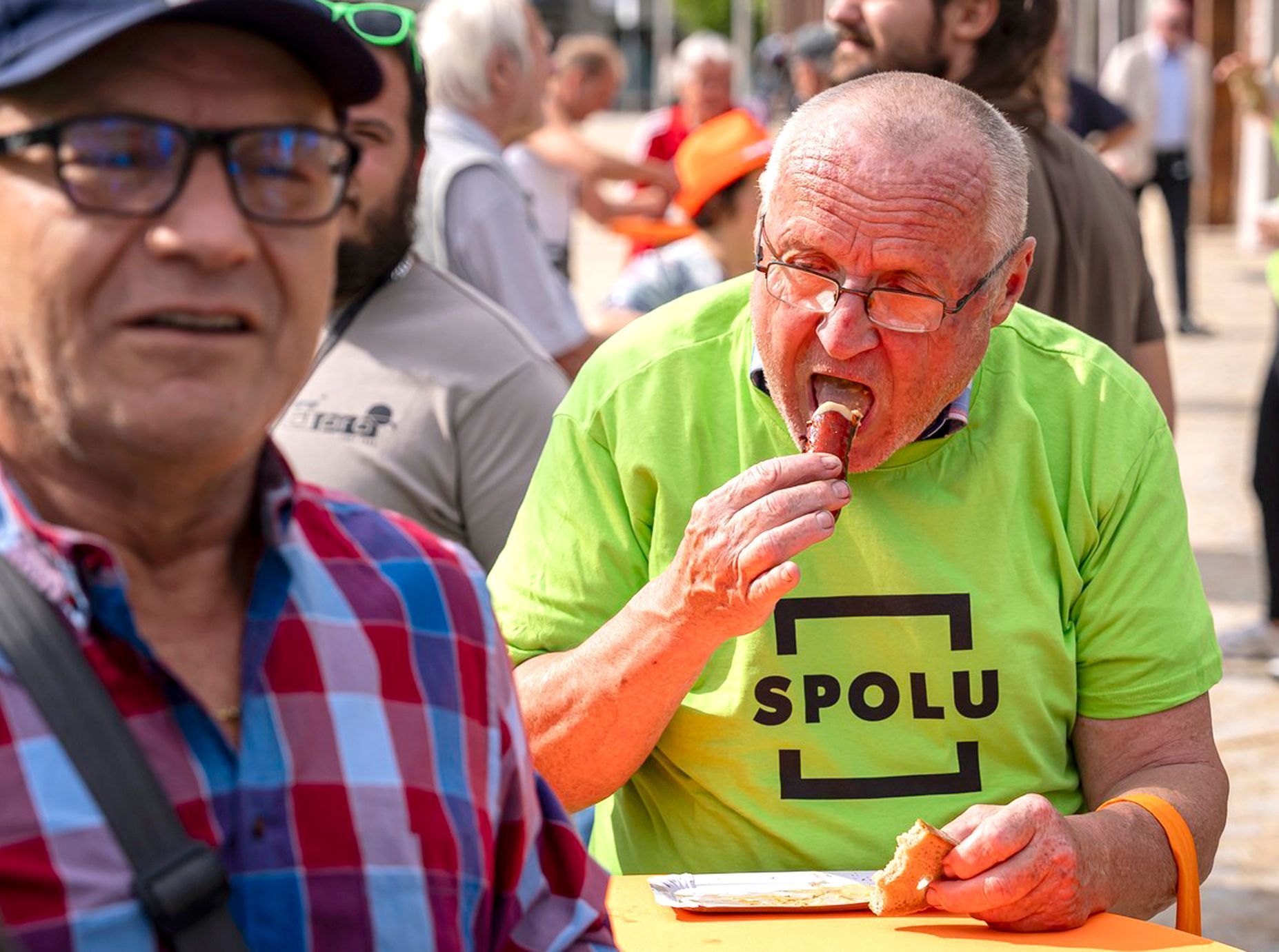 Volby, parlament, kampaň, bizár, ANO, Spolu, SPD, Motoristé, Stačilo, Piráti